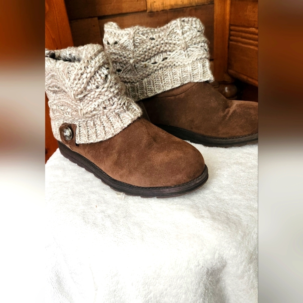 Mukluk Brown Suede Boots with Knit Cuff- Womens Size 7 - Picture 2 of 9